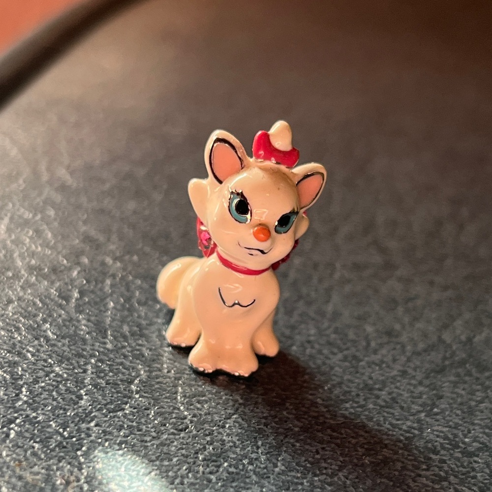 Cute White and Pink Cat Figurine